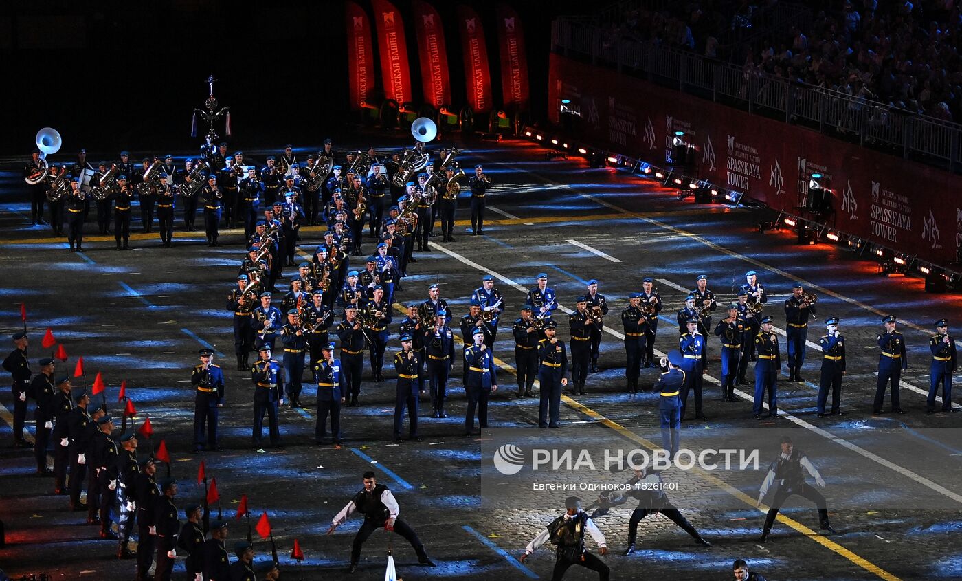 Церемония открытия Международного военно-музыкального фестиваля "Спасская башня" 