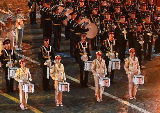 Церемония открытия Международного военно-музыкального фестиваля "Спасская башня" 