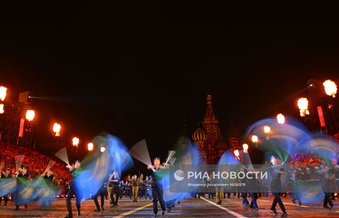 Церемония открытия Международного военно-музыкального фестиваля "Спасская башня"
