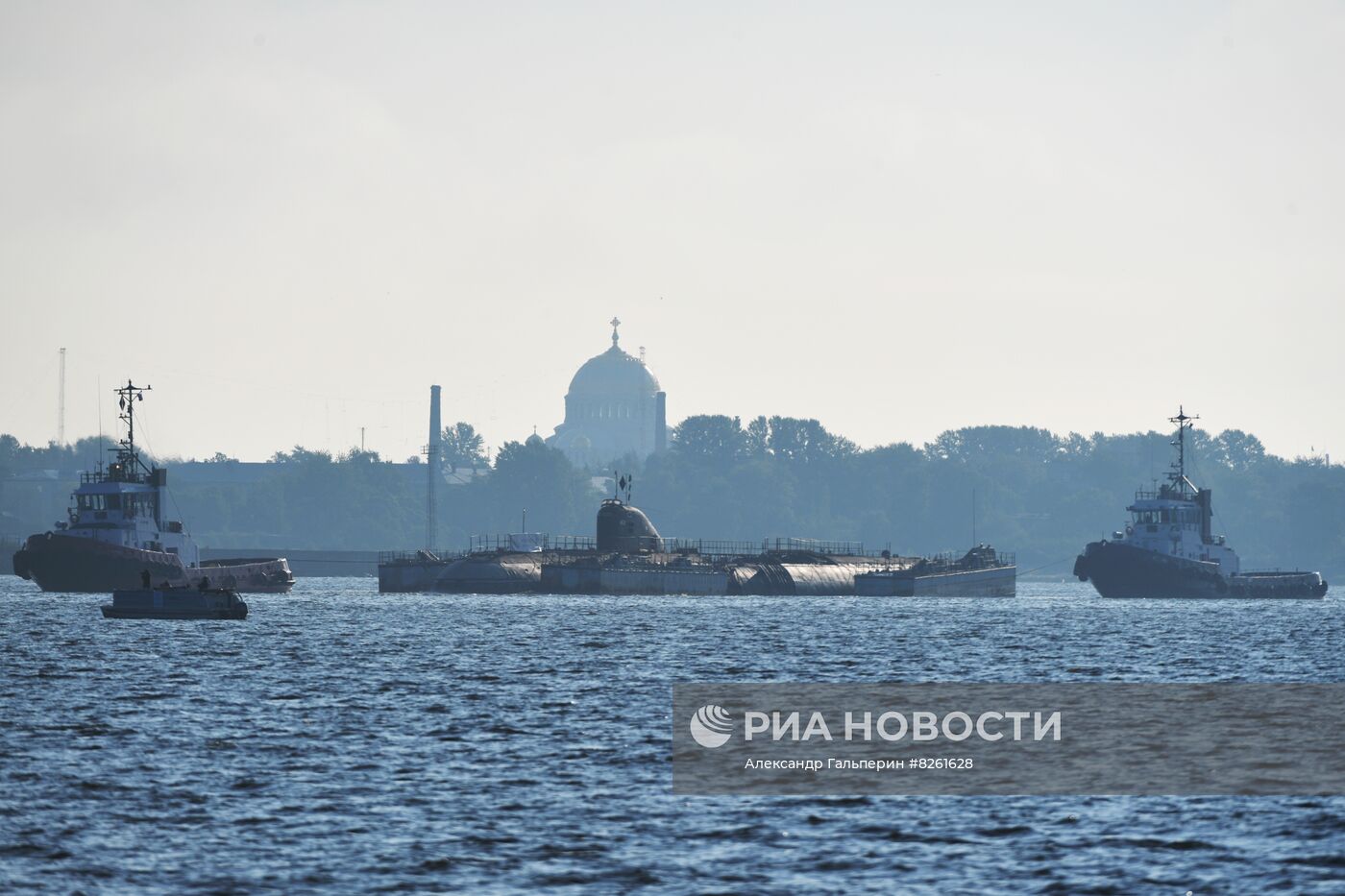 Транспортировка АПЛ "Ленинский комсомол" 