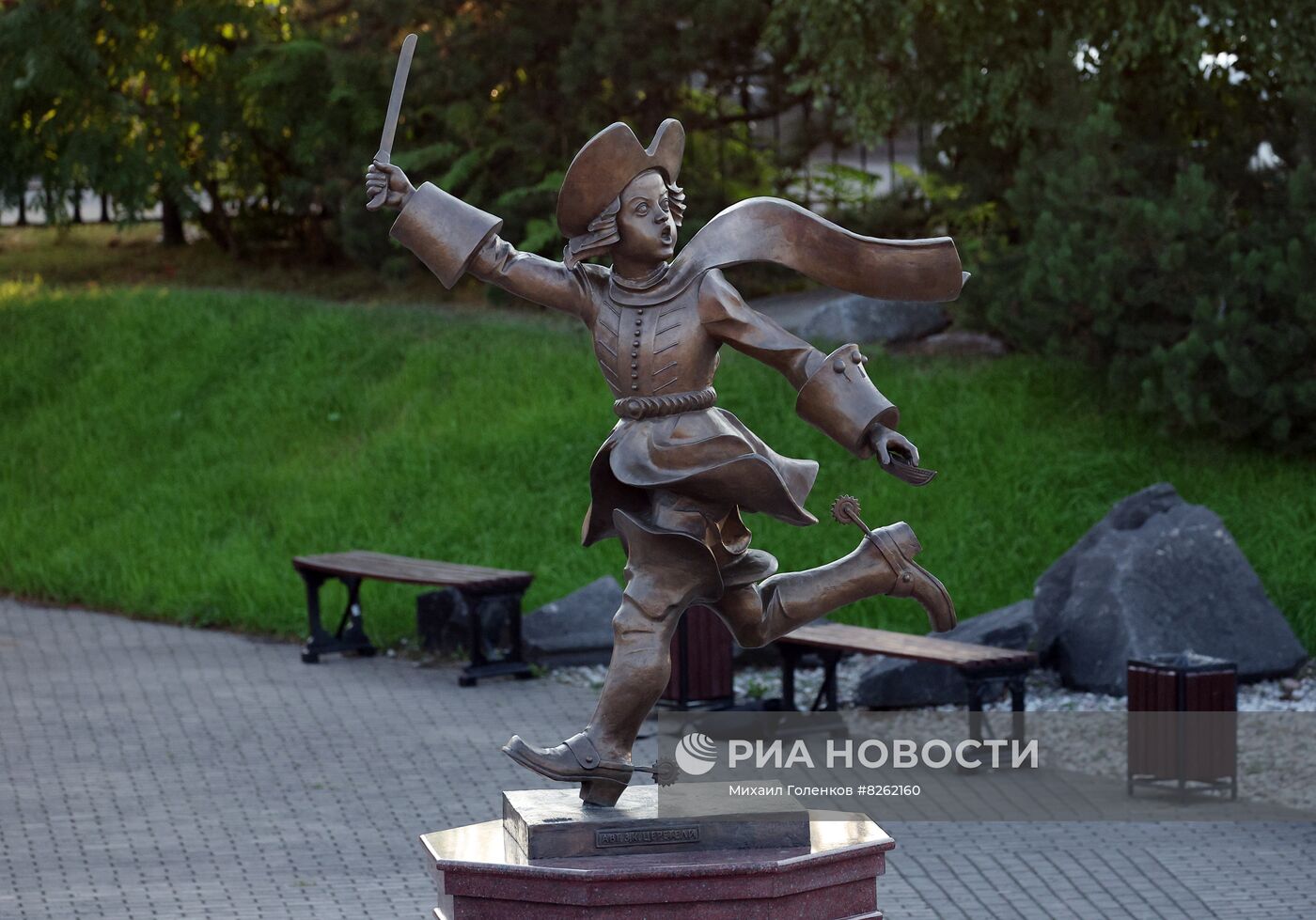 Установка памятника Петру Первому в Калининграде