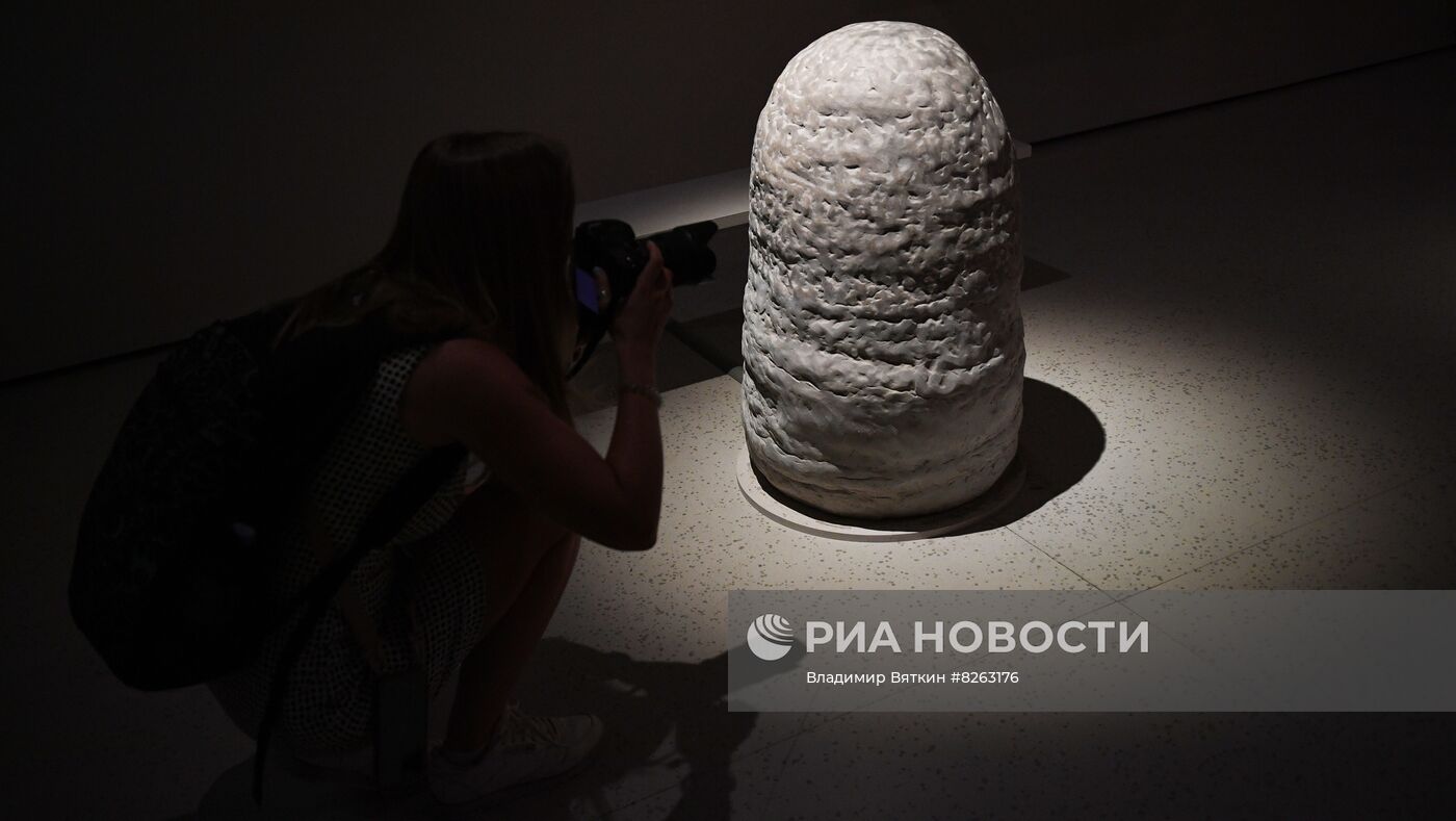 Выставка "Котел алхимика. Осязательный взгляд и незрительное восприятие. Часть 1"