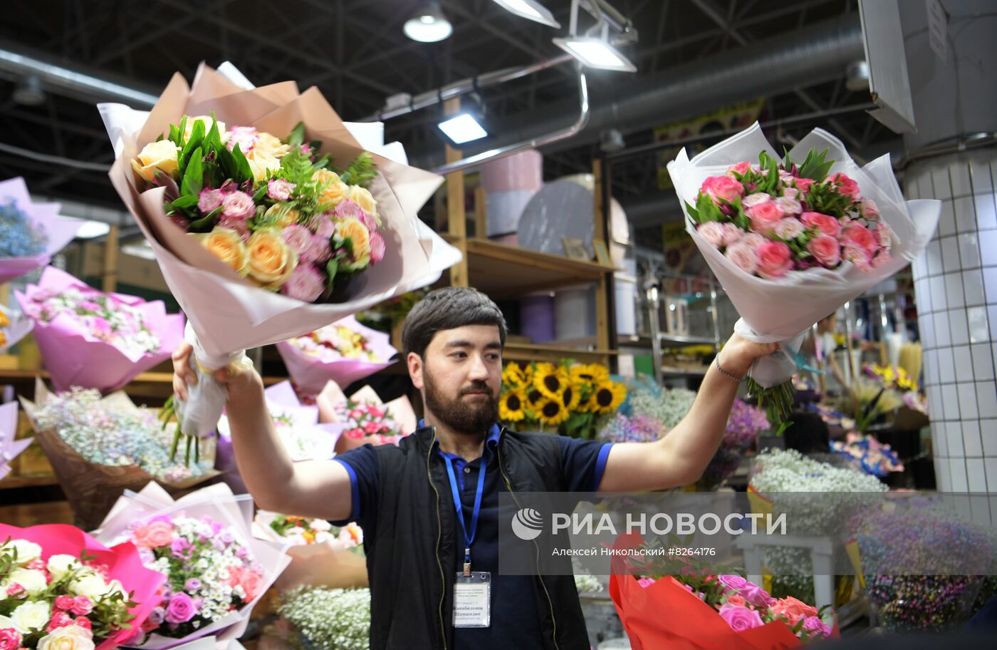 Продажа цветов накануне 1 сентября в Москве