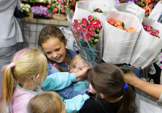 Продажа цветов накануне 1 сентября в Москве