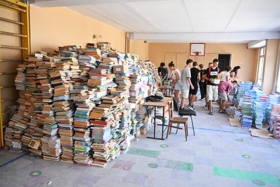 Подготовка к 1 сентября в школах Мариуполя