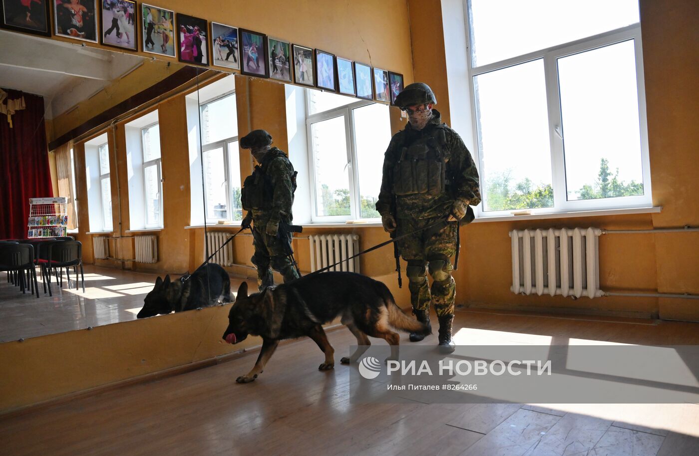 Проверка школ в ДНР ко Дню знаний саперами