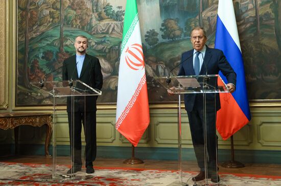 Встреча глав МИД РФ и Ирана С. Лаврова и Х. А. Абдоллахиана