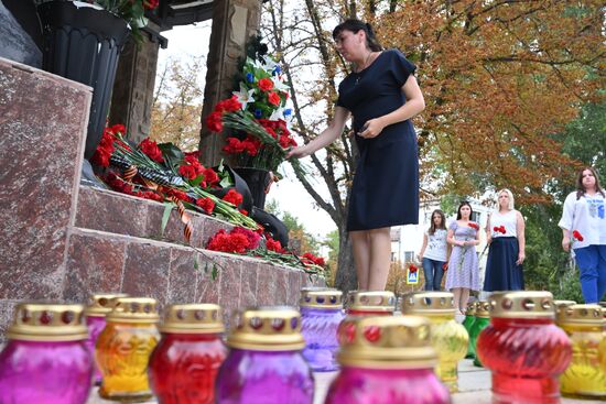 Памятные мероприятия в ДНР по случаю годовщины гибели А. Захарченко