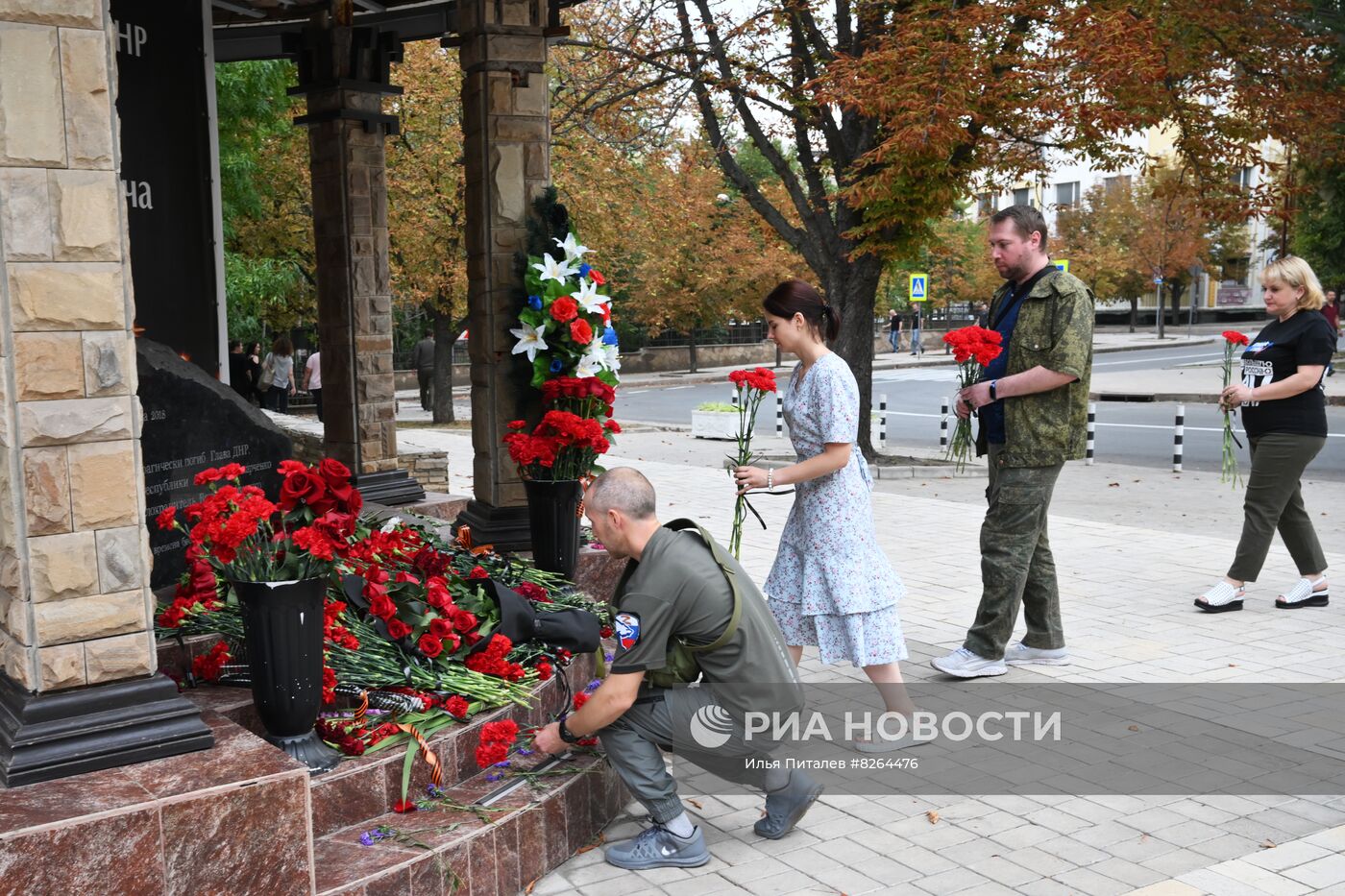 Памятные мероприятия в ДНР по случаю годовщины гибели А. Захарченко