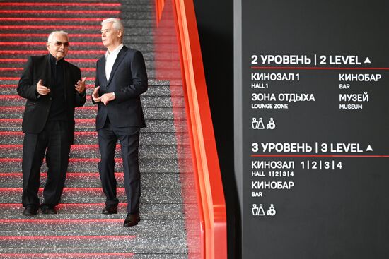 Мэр Москвы С. Собянин посетил площадку "Мосфильма"