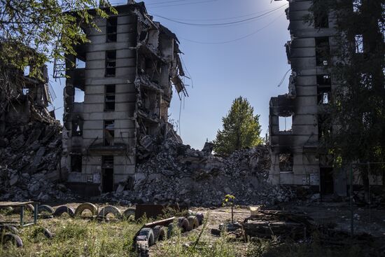 Повседневная жизнь в освобожденном Северодонецке в ЛНР