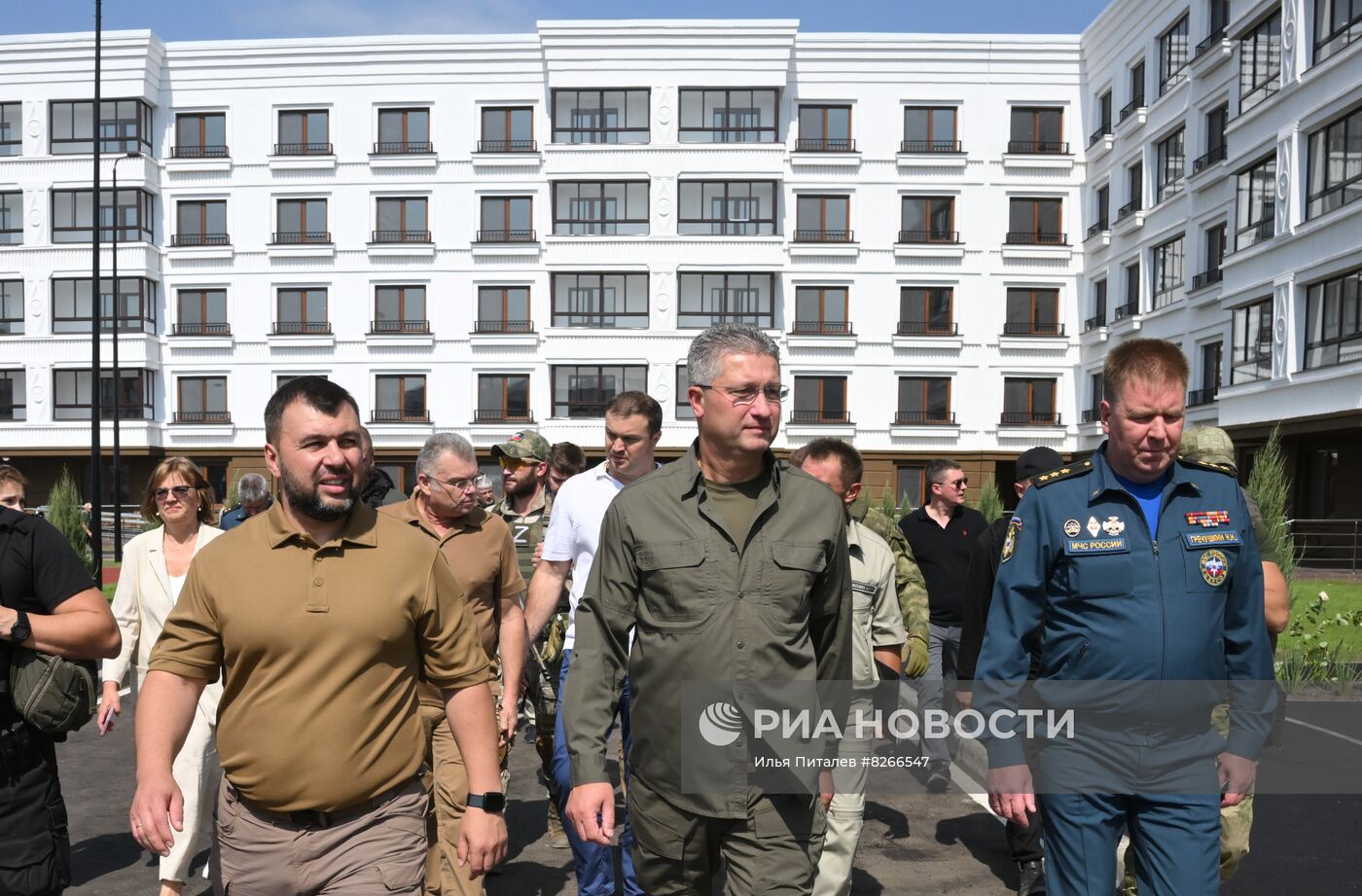 Замминобороны РФ Т. Иванов посетил строительные объекты в Мариуполе