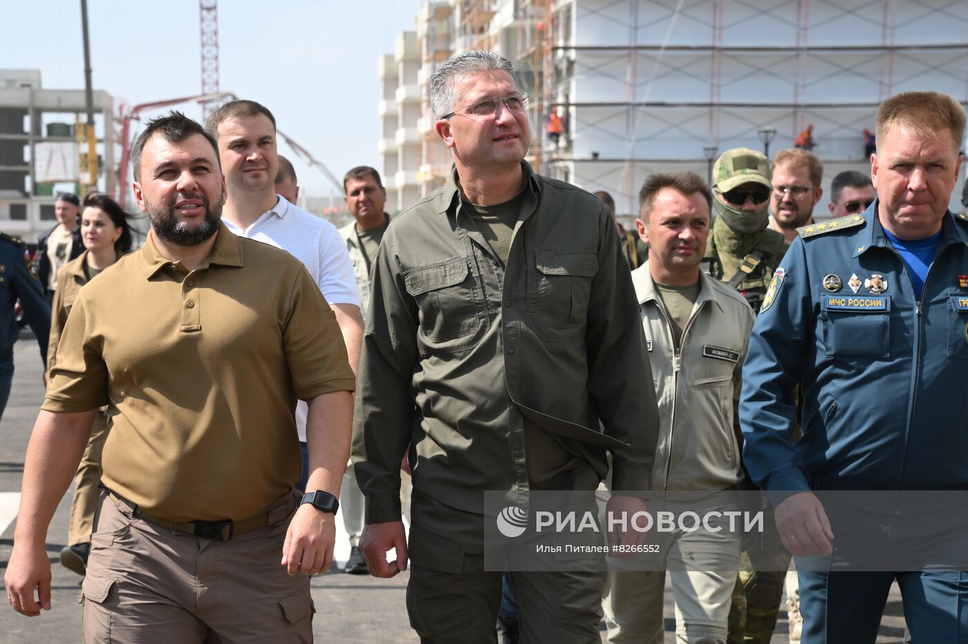 Замминобороны РФ Т. Иванов посетил строительные объекты в Мариуполе