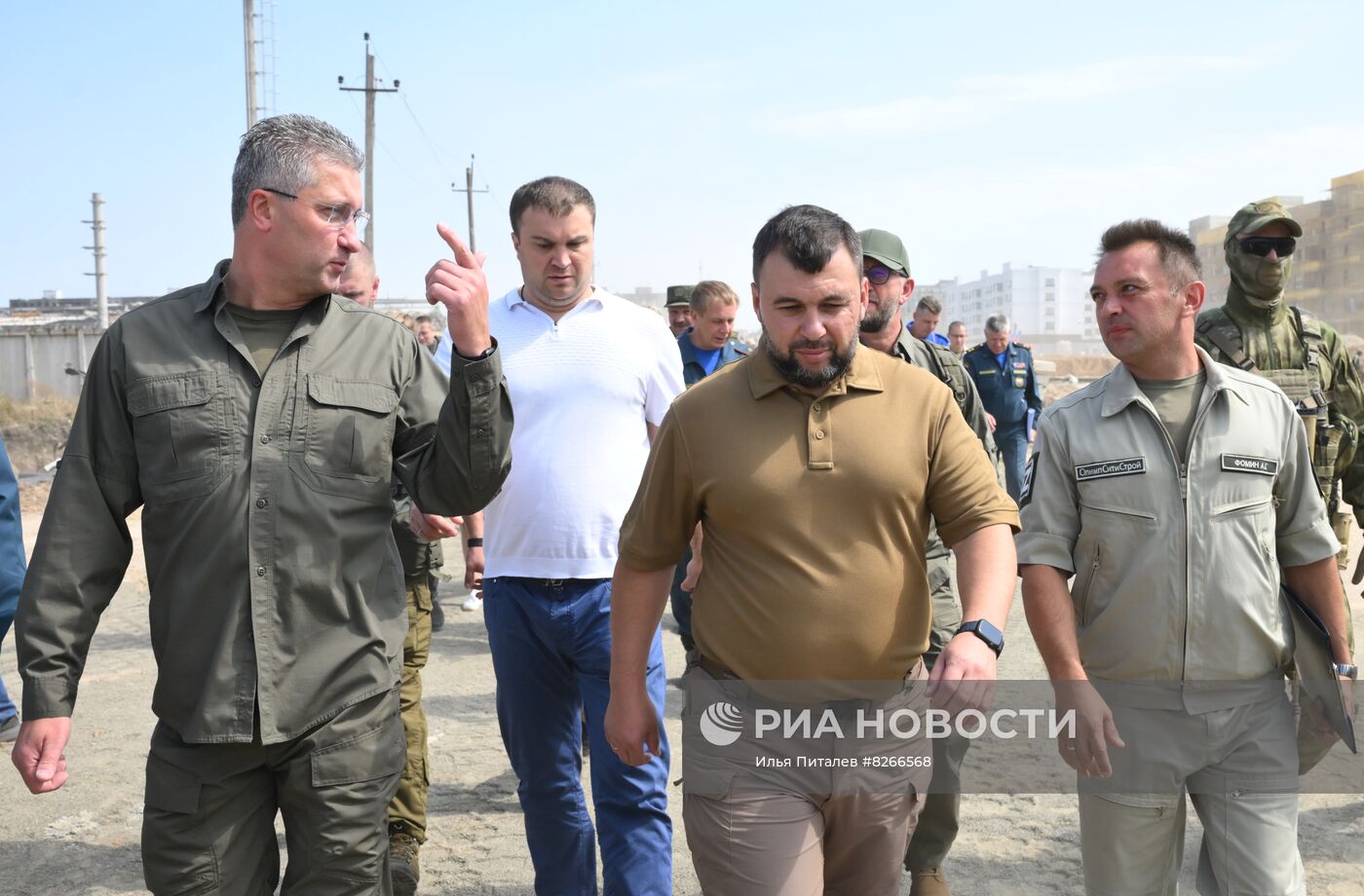 Замминобороны РФ Т. Иванов посетил строительные объекты в Мариуполе