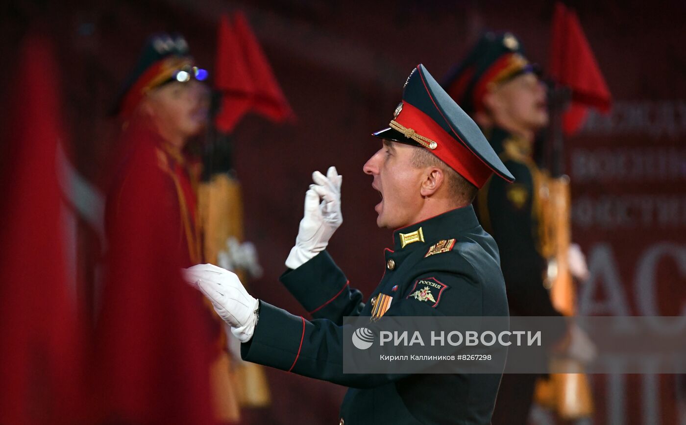 Церемония закрытия Международного военно-музыкального фестиваля "Спасская башня"  