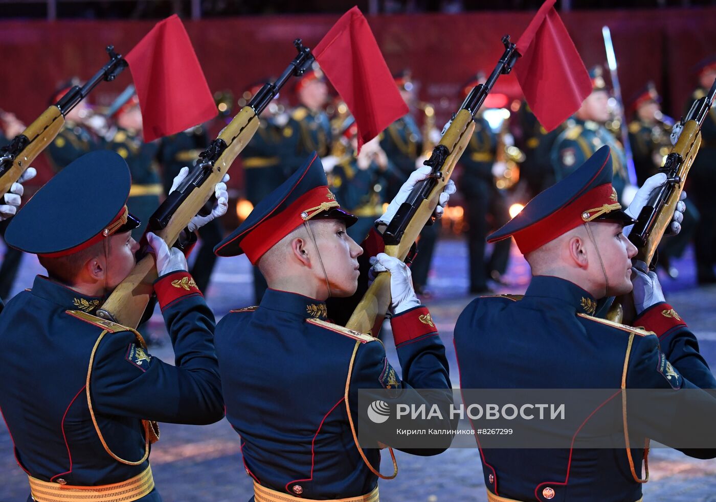 Церемония закрытия Международного военно-музыкального фестиваля "Спасская башня"  