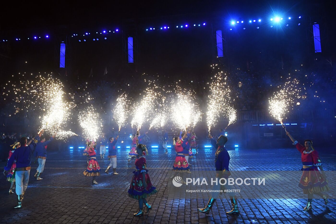 Церемония закрытия Международного военно-музыкального фестиваля "Спасская башня"  