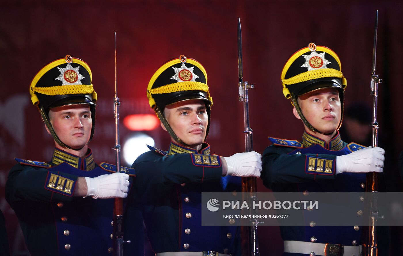 Церемония закрытия Международного военно-музыкального фестиваля "Спасская башня"  