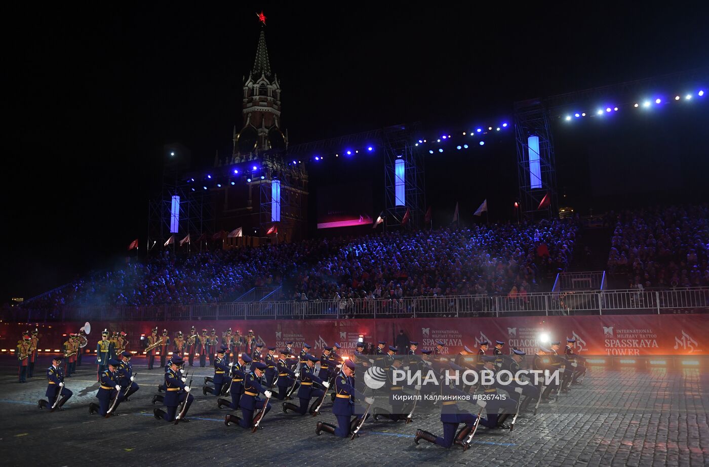 Церемония закрытия Международного военно-музыкального фестиваля "Спасская башня"  