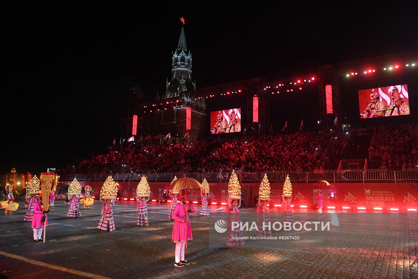 Церемония закрытия Международного военно-музыкального фестиваля "Спасская башня"  