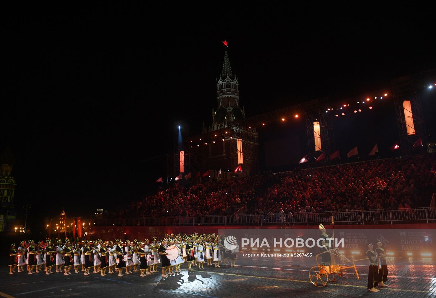 Церемония закрытия Международного военно-музыкального фестиваля "Спасская башня"  