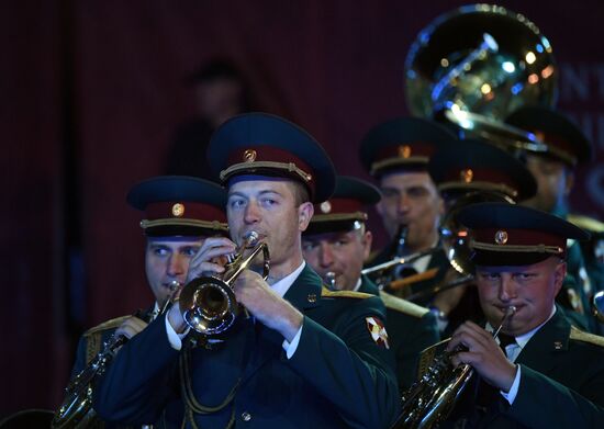 Церемония закрытия Международного военно-музыкального фестиваля "Спасская башня"  