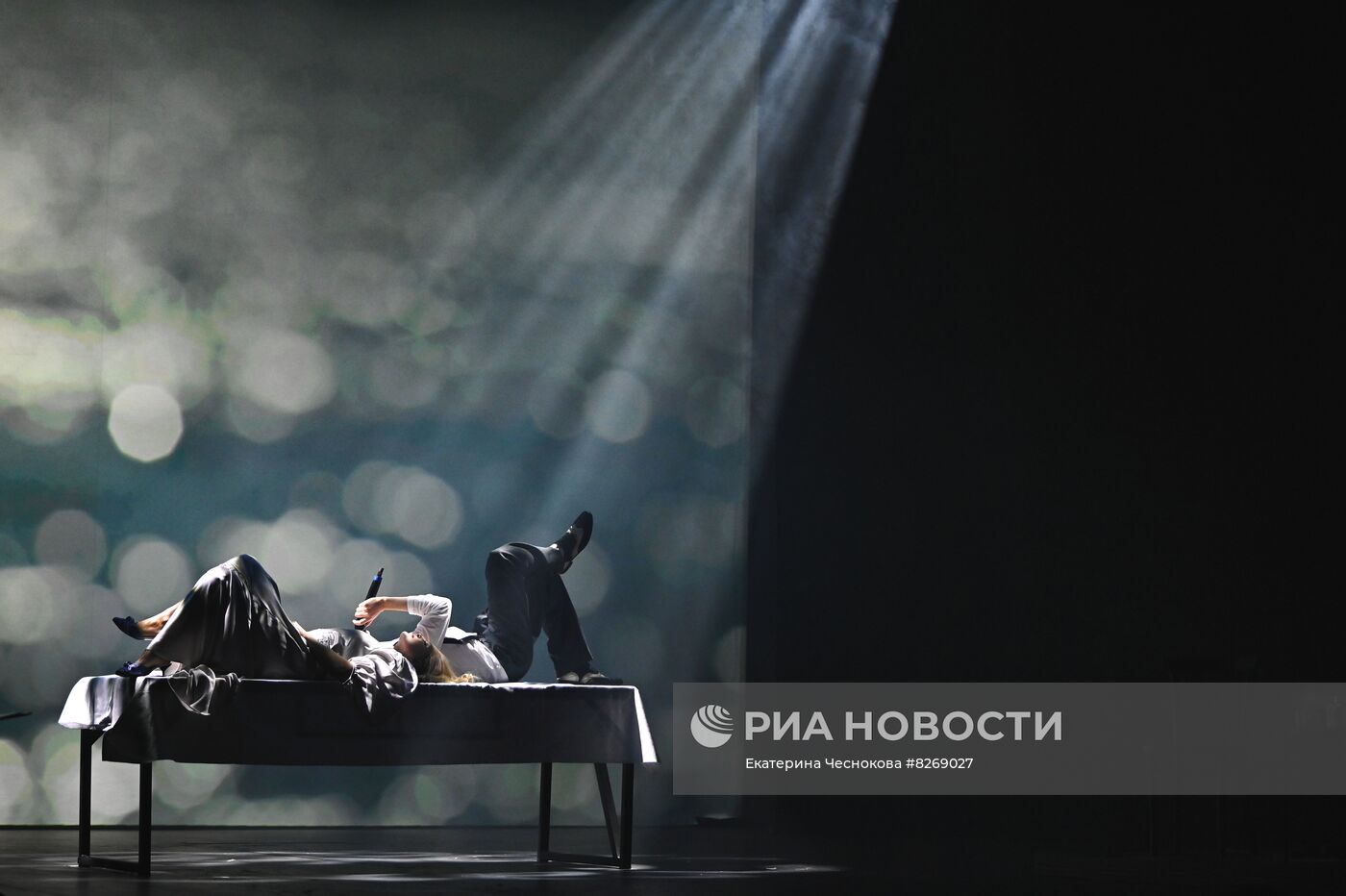 Премьера спектакля Юлии Пересильд "Мужчина / Женщина"