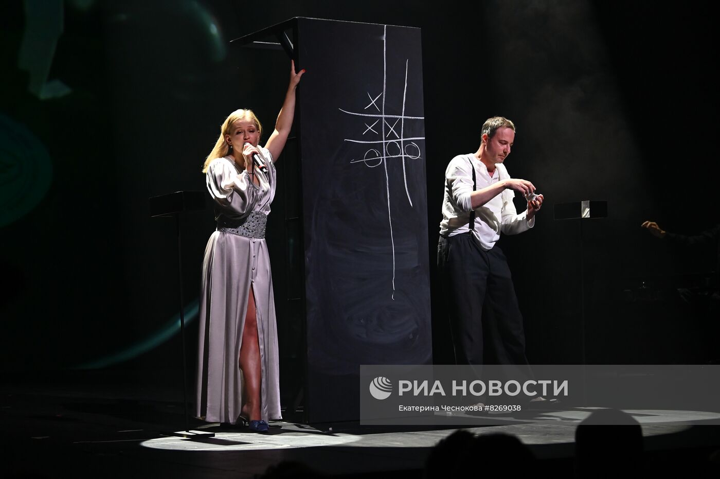 Премьера спектакля Юлии Пересильд "Мужчина / Женщина"