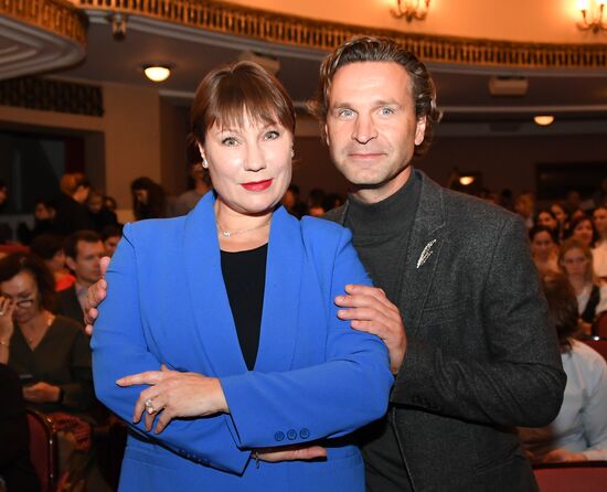 Сбор труппы театра им. Е. Вахтангова