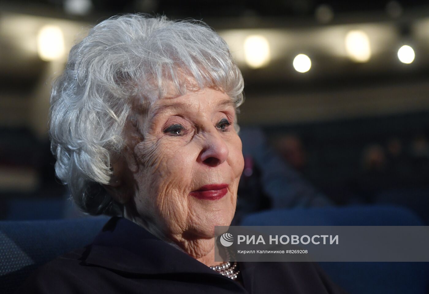 Сбор труппы Московского Академического театра сатиры