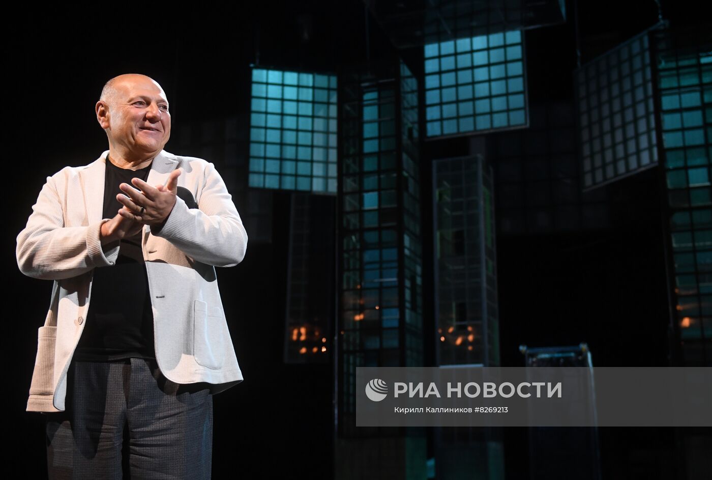 Сбор труппы Московского Академического театра сатиры