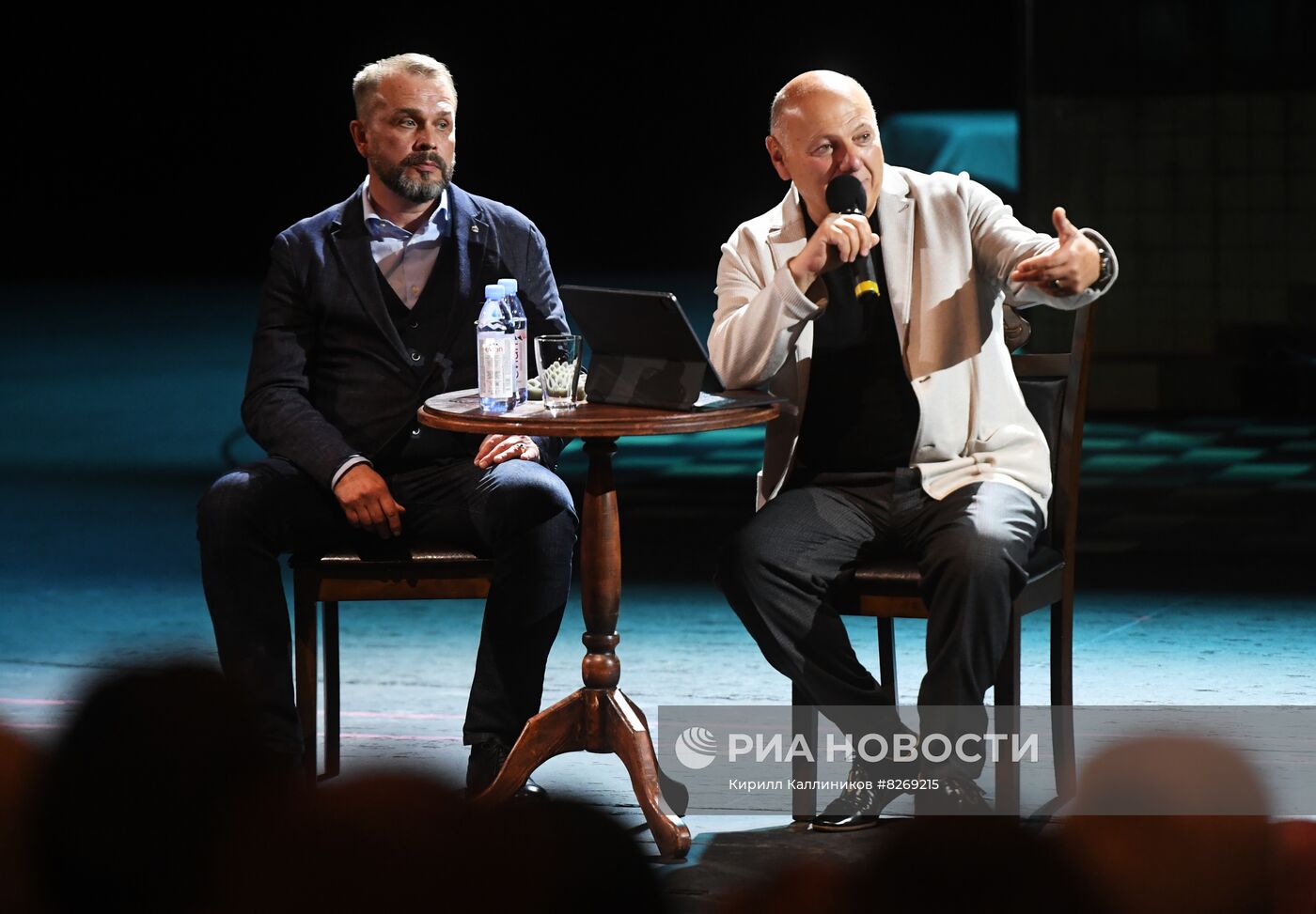 Сбор труппы Московского Академического театра сатиры