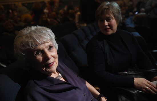 Сбор труппы Московского Академического театра сатиры