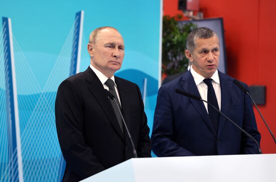 Рабочая поездка президента РФ В. Путина в Дальневосточный федеральный округ 