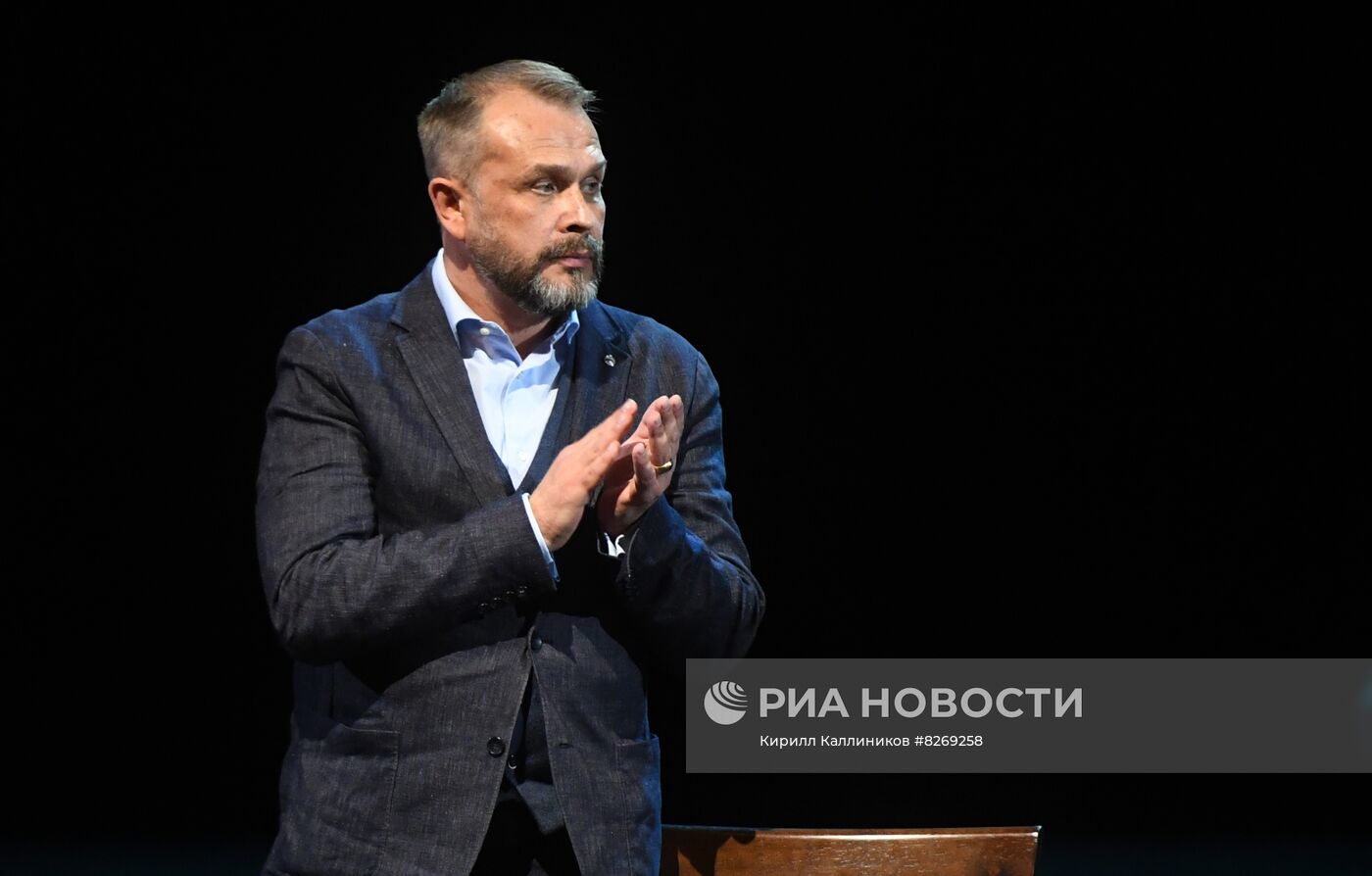 Сбор труппы Московского Академического театра сатиры