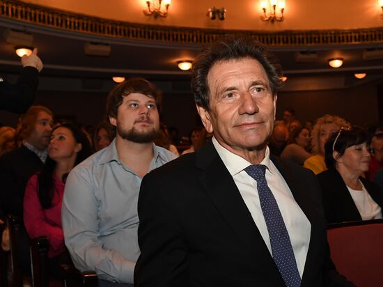 Сбор труппы театра им. Е. Вахтангова