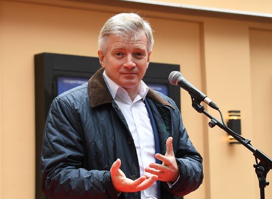 Сбор труппы театра им. Е. Вахтангова