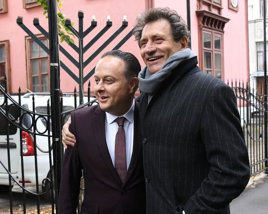 Сбор труппы театра им. Е. Вахтангова