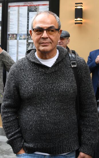 Сбор труппы театра им. Е. Вахтангова