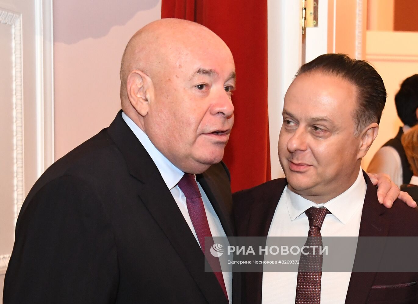 Сбор труппы театра им. Е. Вахтангова