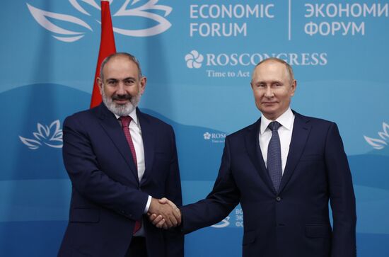 Президент РФ В. Путин принял участие в VII Восточном экономическом форуме