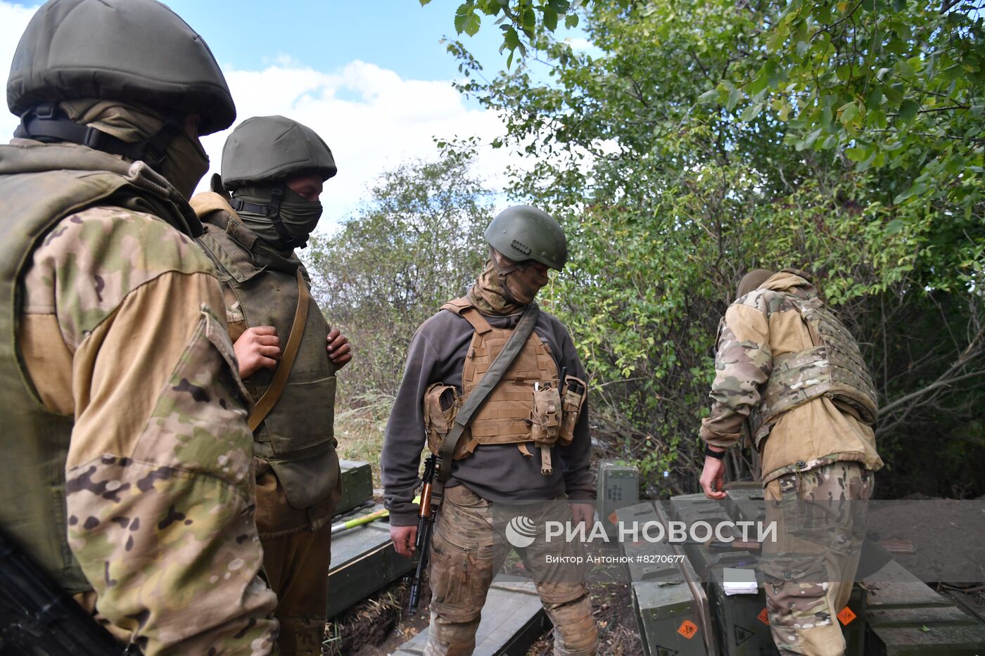 Работа артиллерийского расчета ЧВК "Вагнер" под Бахмутом в ДНР