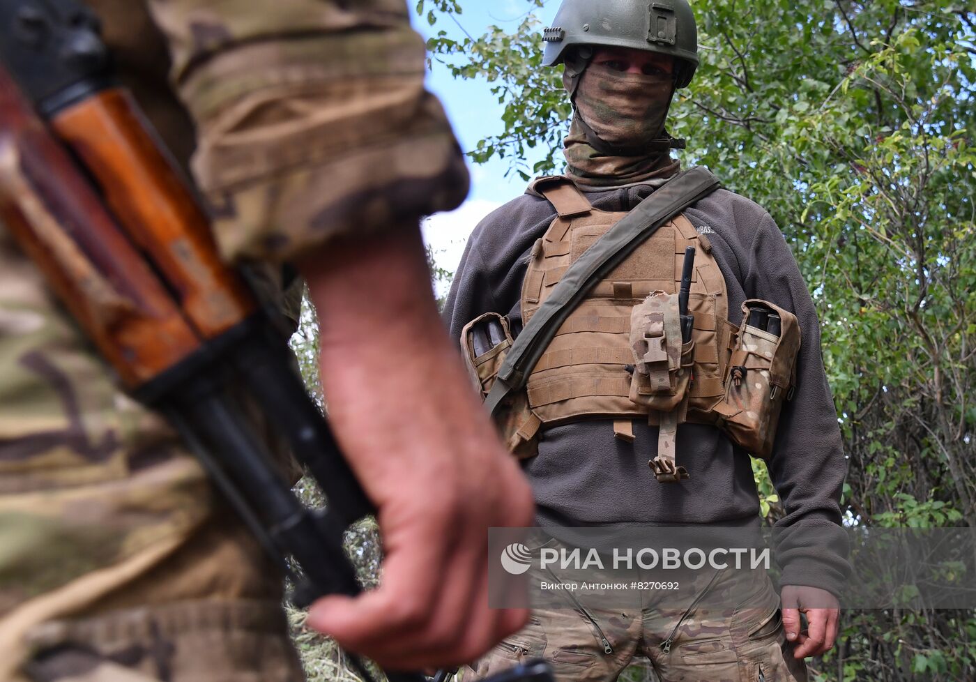 Работа артиллерийского расчета ЧВК "Вагнер" под Бахмутом в ДНР