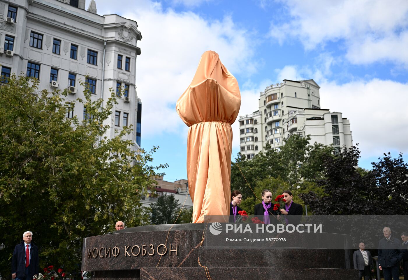 Открытие памятника народному артисту СССР И. Кобзону