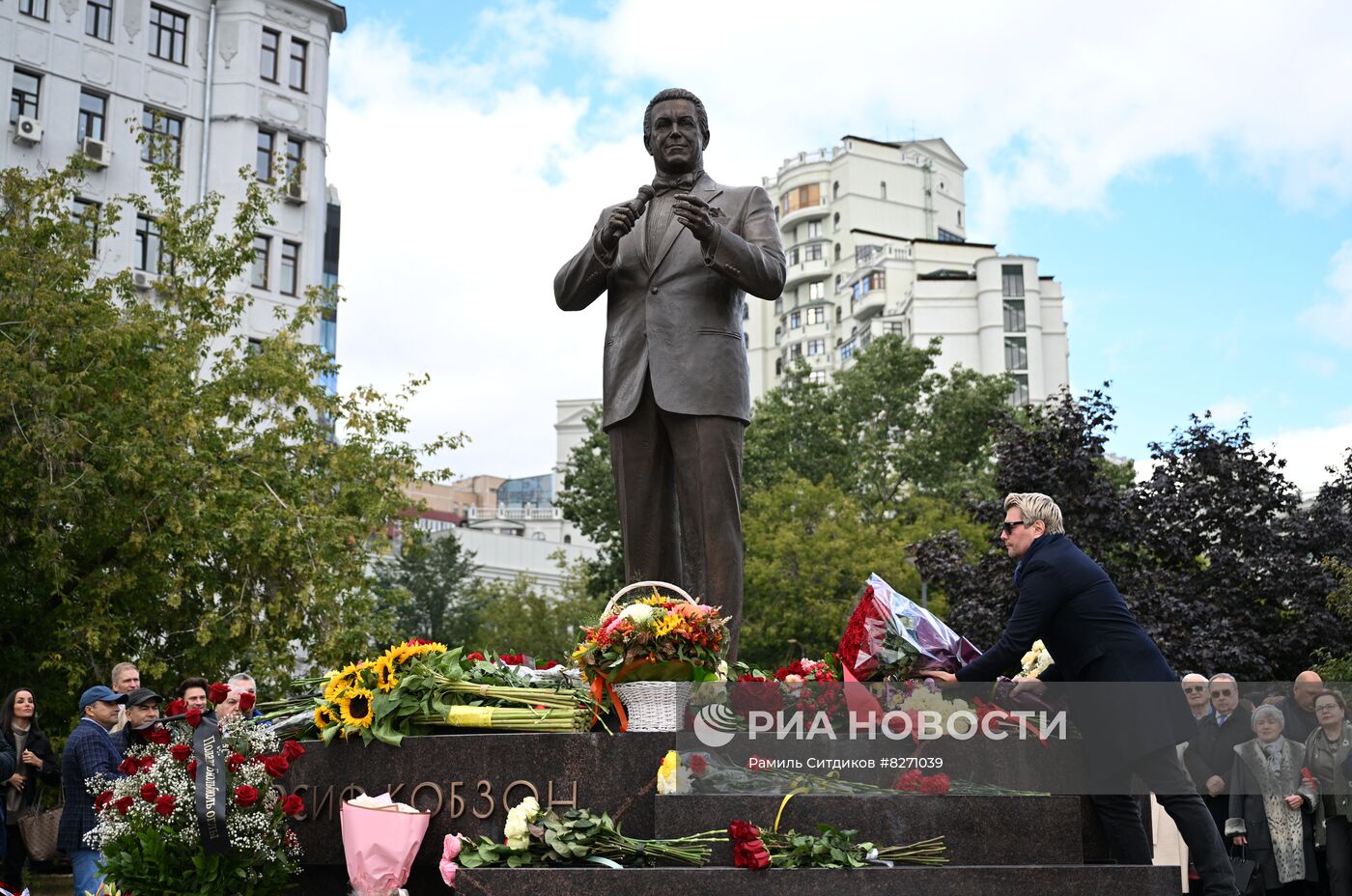 Открытие памятника народному артисту СССР И. Кобзону