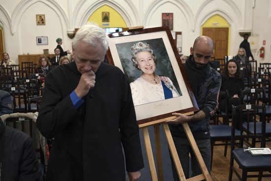 Поминальная молитва по королеве Елизавете II в Москве