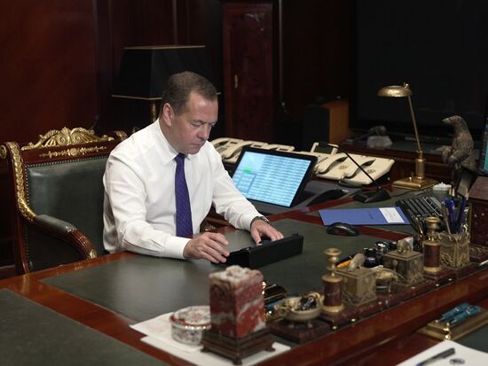 Зампред Совбеза РФ Медведев проголосовал на выборах муниципальных депутатов Москвы
