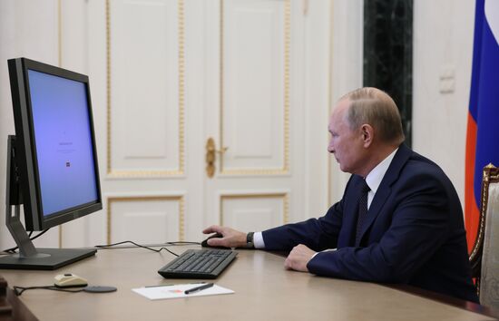 Президент РФ В. Путин проголосовал на выборах муниципальных депутатов Москвы