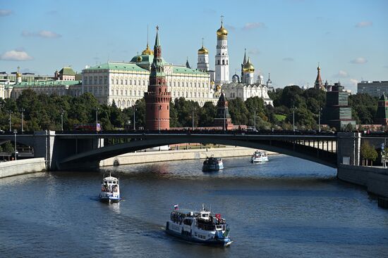 Парад судов на Москве-реке