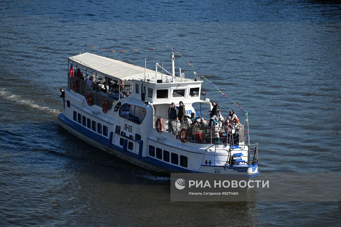 Парад судов на Москве-реке